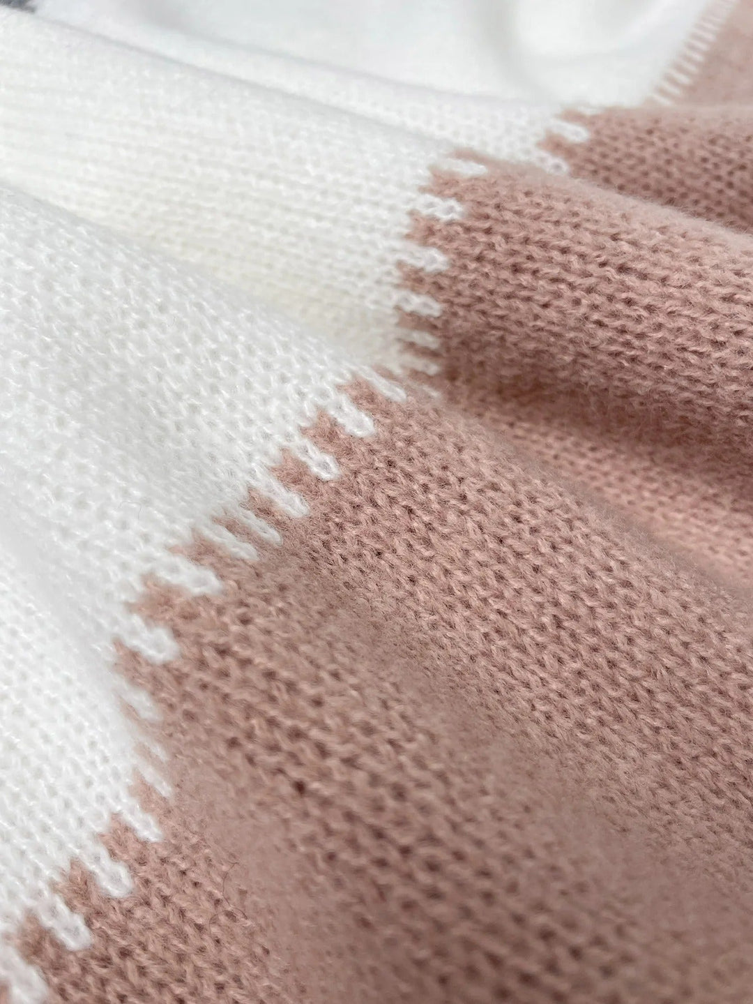 Arvae™ Clara | Elegant Leopard Sweater