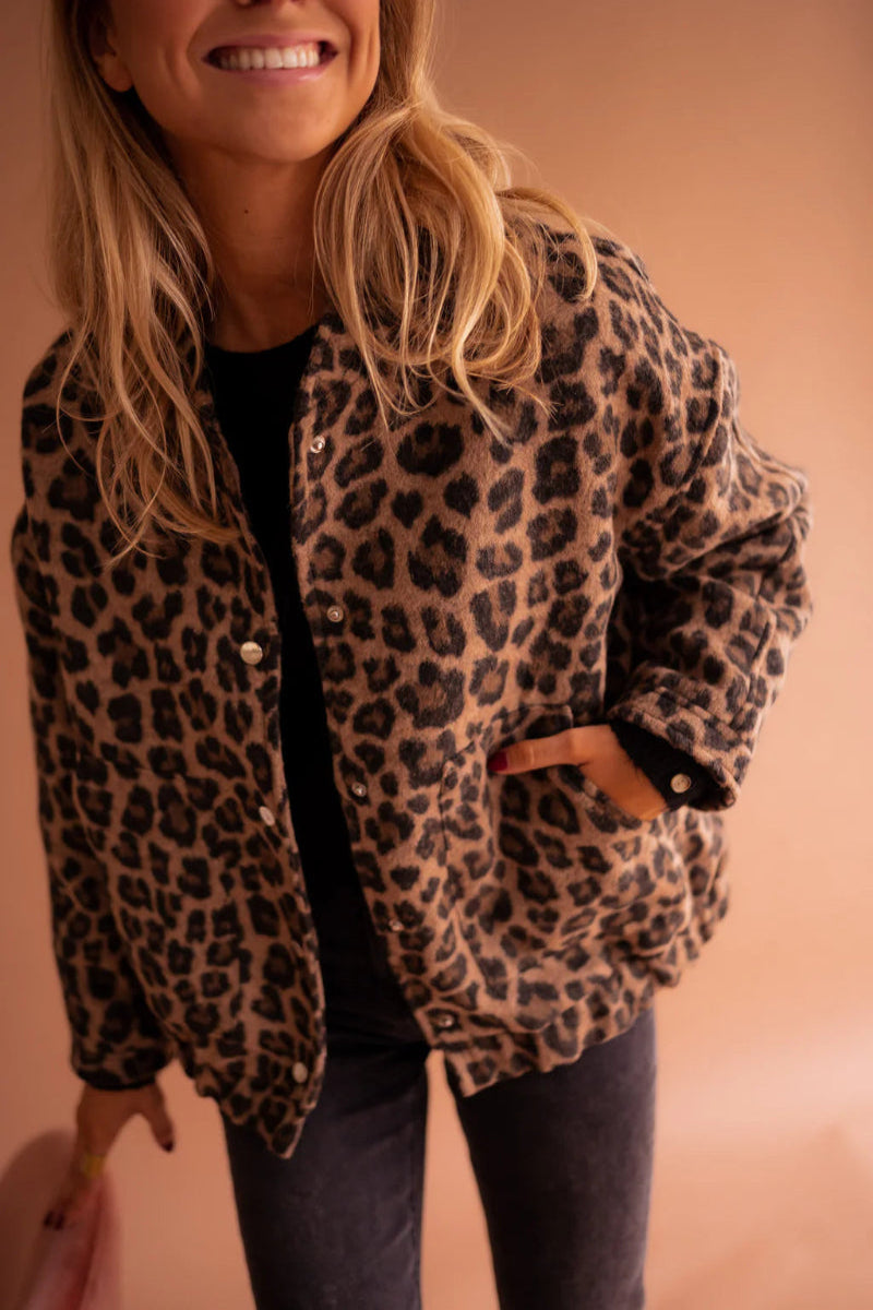 Arvae™ Lisa | The Leopard Bomber