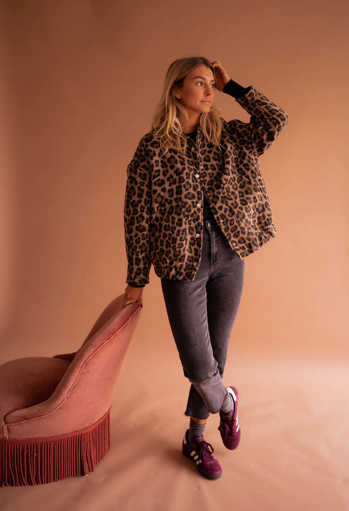 Arvae™ Lisa | The Leopard Bomber
